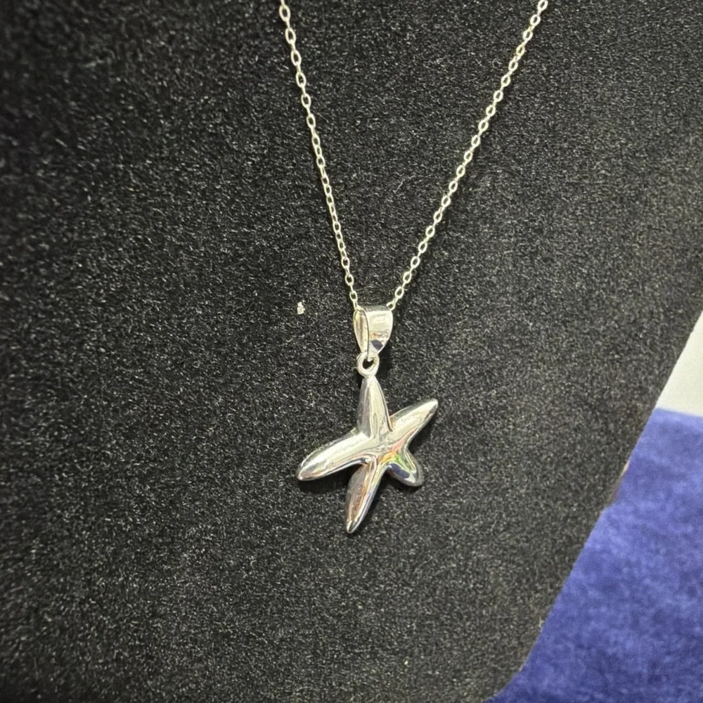 VTG 925 Sterling Silver Starfish Necklace 16